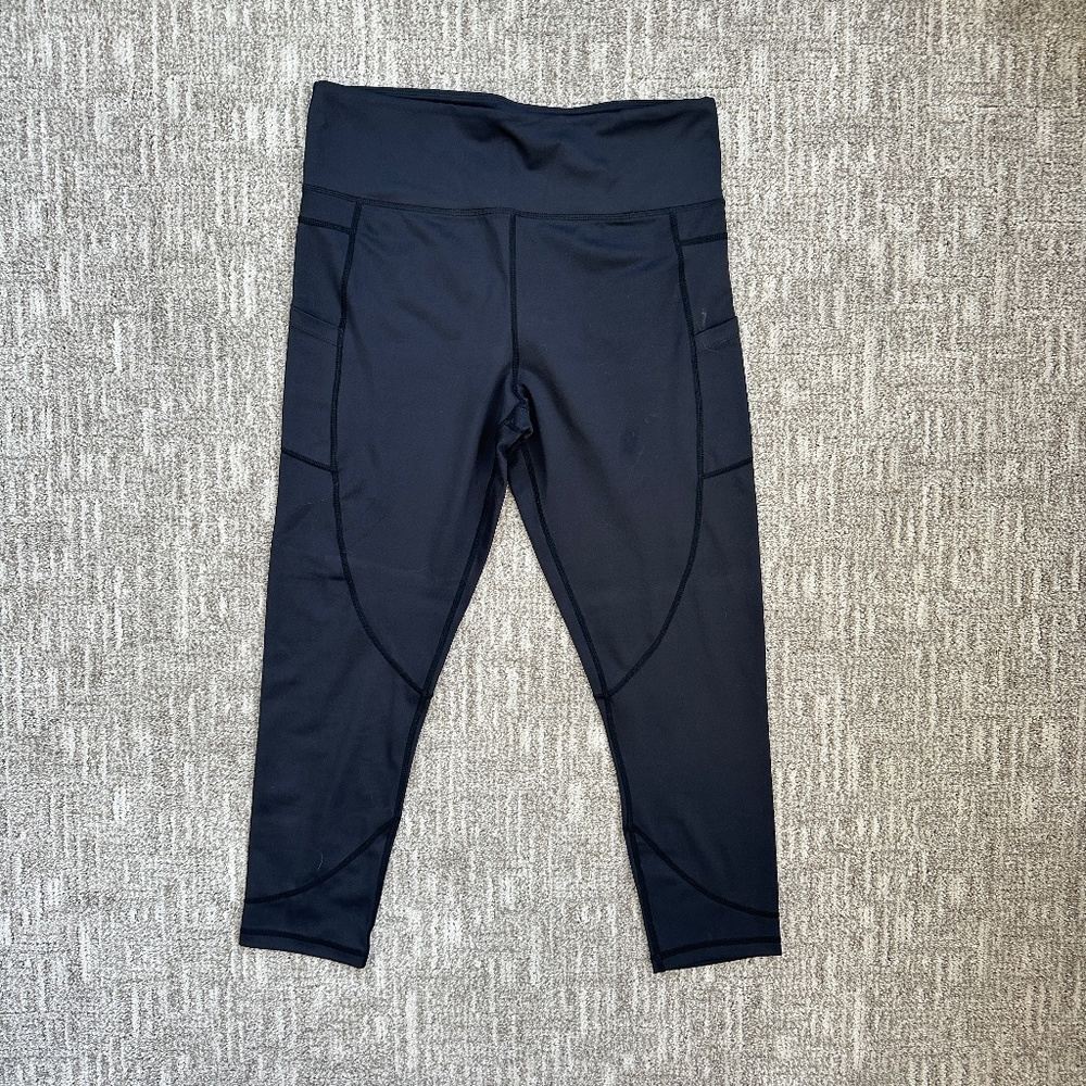 Zyia Capri Black Leggings with side pockets